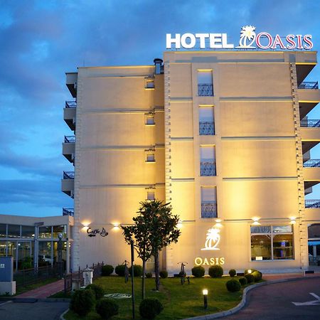 Hotel Oasis Podgorica Buitenkant foto