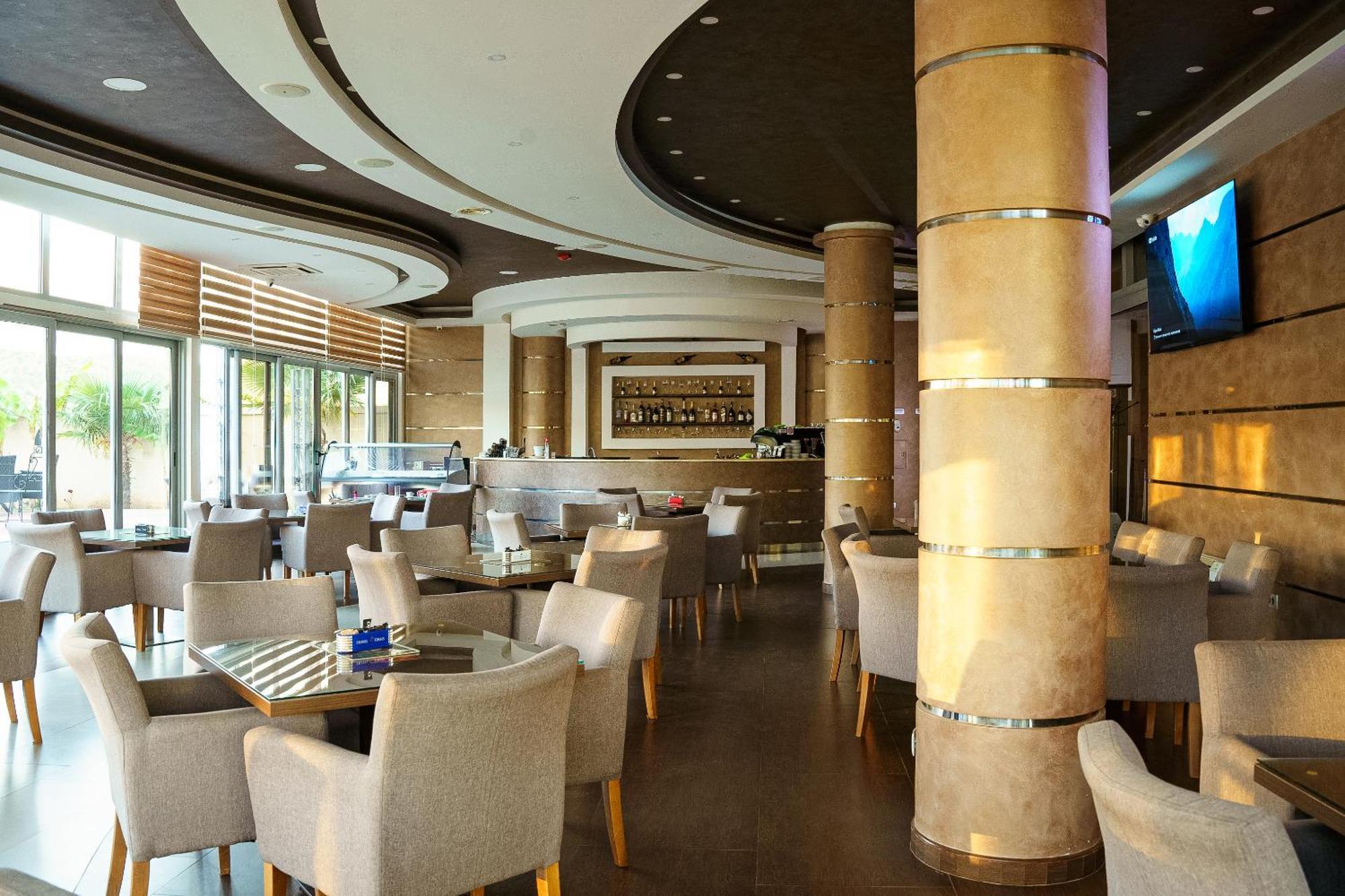 Hotel Oasis Podgorica Buitenkant foto