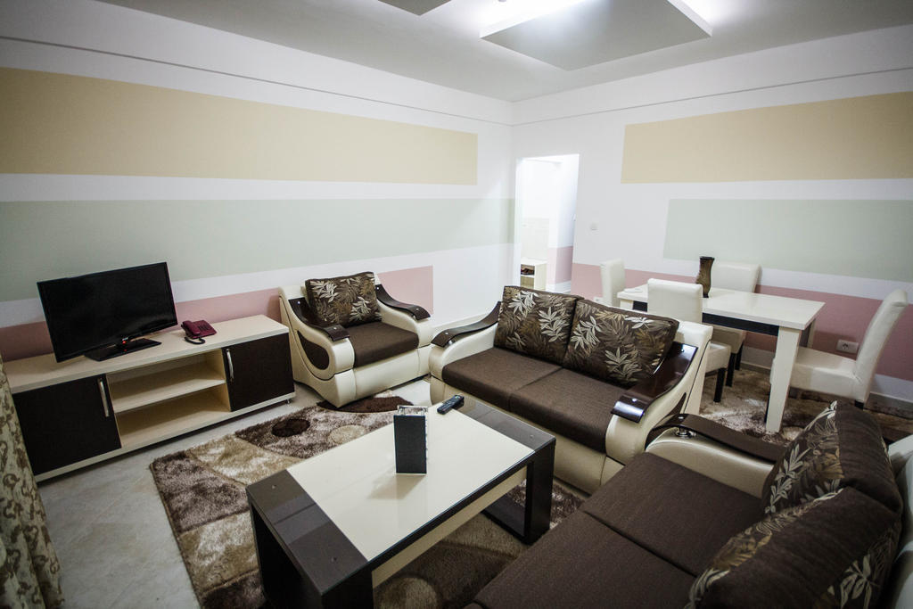 Hotel Oasis Podgorica Buitenkant foto