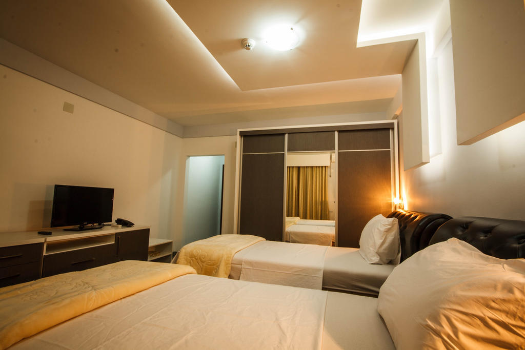 Hotel Oasis Podgorica Kamer foto
