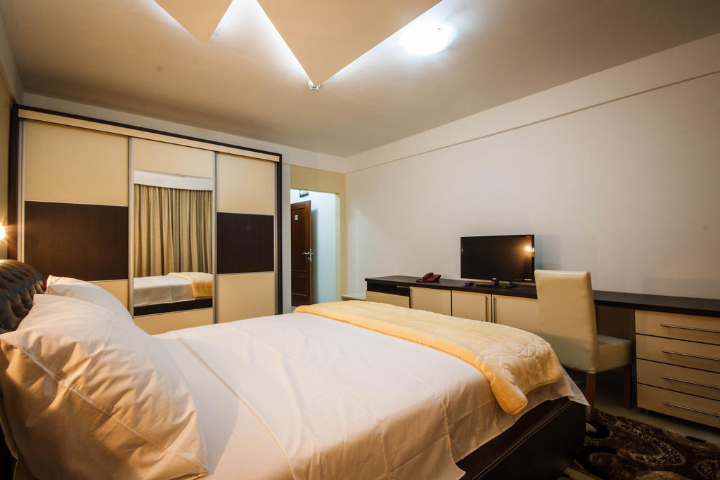 Hotel Oasis Podgorica Kamer foto